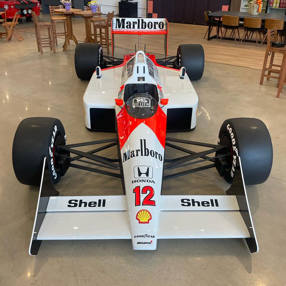 1:1 Scale Replica MP4-4 1988 Formula One Car