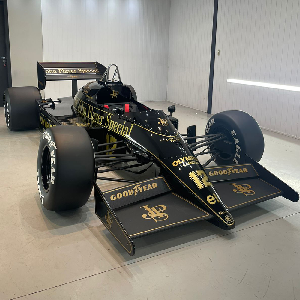 1:1 Scale Replica Lotus 97T 1985 Formula One Car